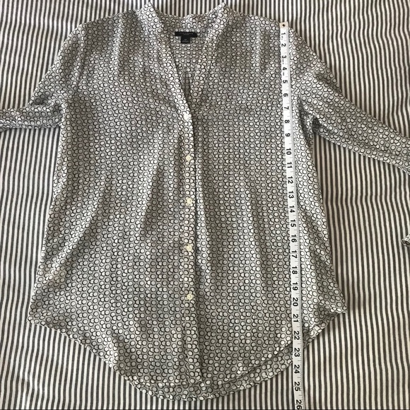 Ann Taylor Black and White Blouse SP - Picture 3 of 10